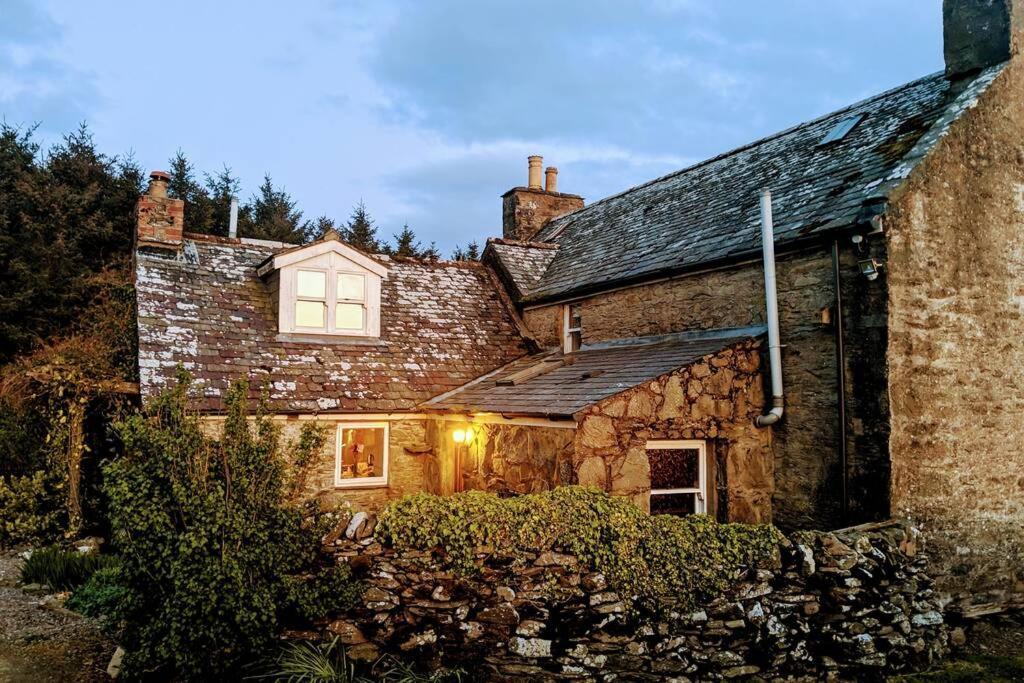 Villa Cosy, Coastal Retreat With A Large Garden Monreith Exterior foto