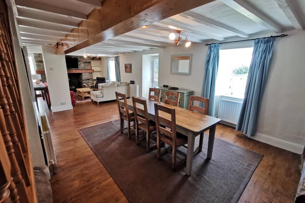 Villa Cosy, Coastal Retreat With A Large Garden Monreith Exterior foto